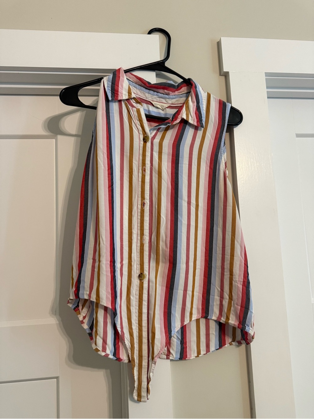 Aeropostale Sleeveless Button-Up Top in Red, Blue, Mustard & Gray Stripes